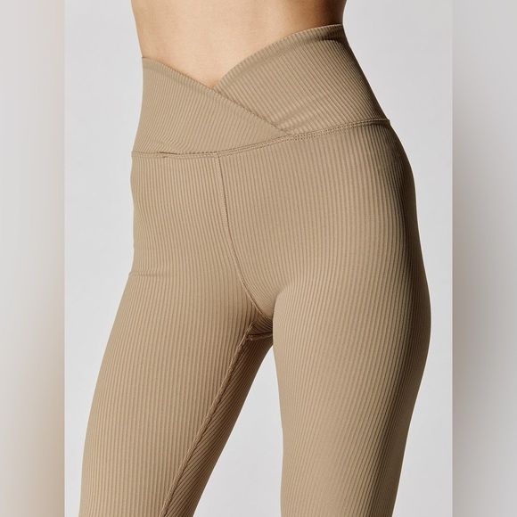 Year of Ours Veronica Ribbed Legging - Light Tan - Picture 5 of 9